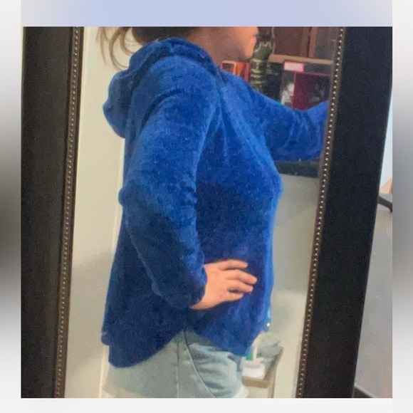 Womens RUE 21 royal blue velvet sweater hoodie - Picture 4 of 9